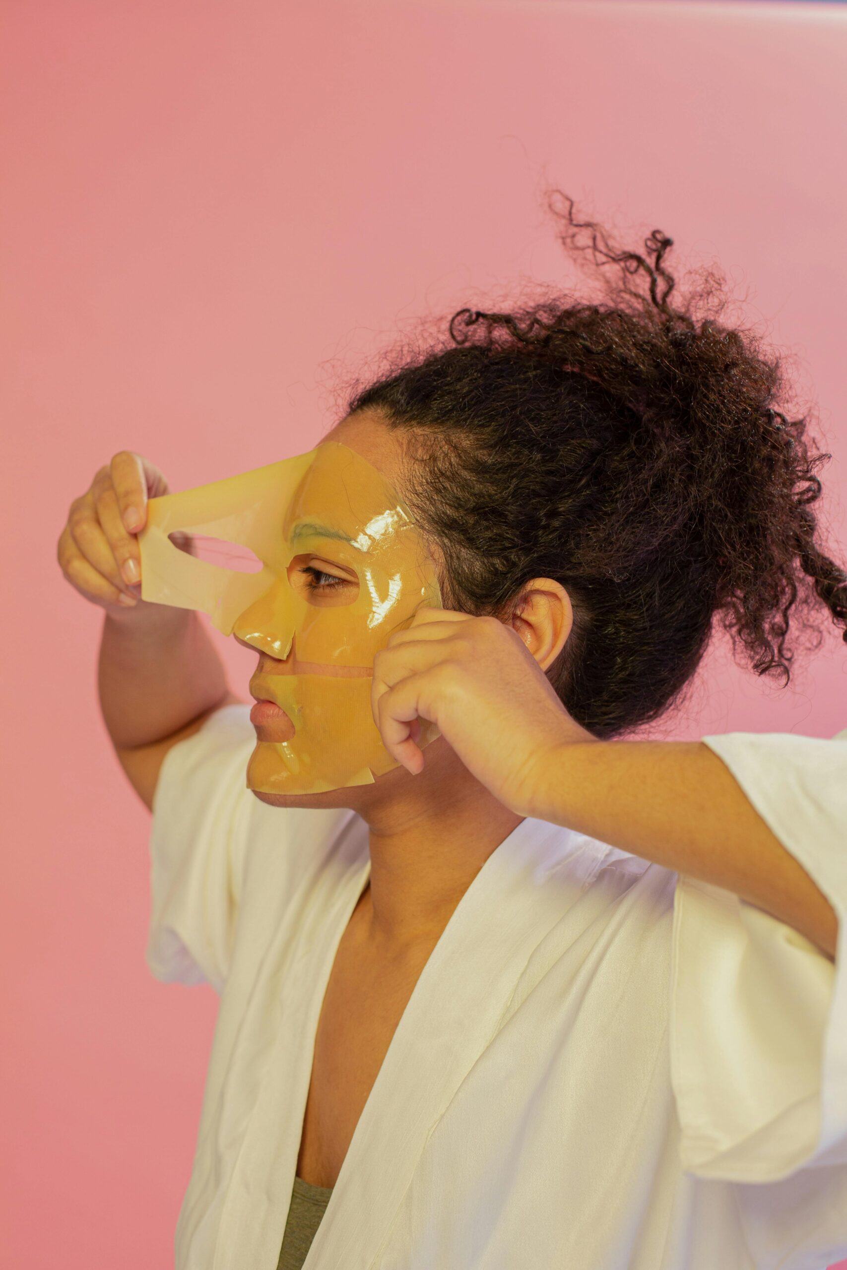 The Truth Behind the Label: Identifying Beneficial and Harmful Ingredients in Skincare Masks